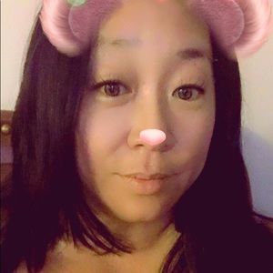 Meet your Posher, Adrienne